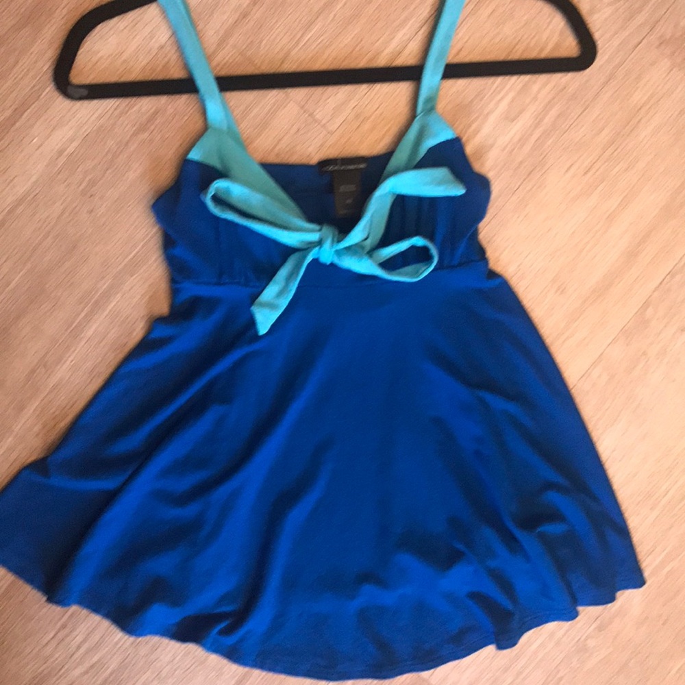Blue top! 🌸 - Picture 2 of 2